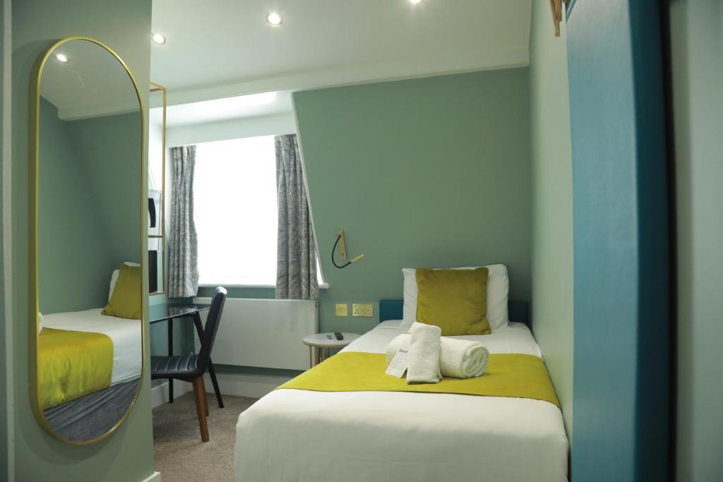Pop n Style at Bloomsbury Palace Hotel - Oxford Street and Soho