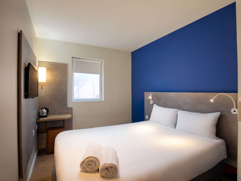 Pop n Style at Ibis Budget London Whitechapel (Near City of London)