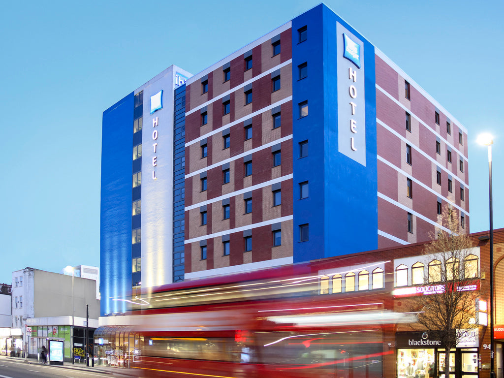 Pop n Style at Ibis Budget London Whitechapel (Near City of London)
